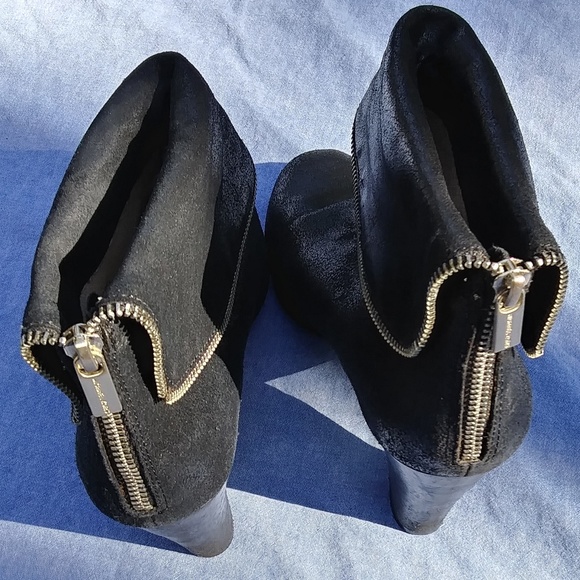 Michael Kors distressed heeled booties - Picture 3 of 8